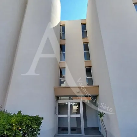 T2 En Rez De Jardin, Face A La Avec Parking Apartment *