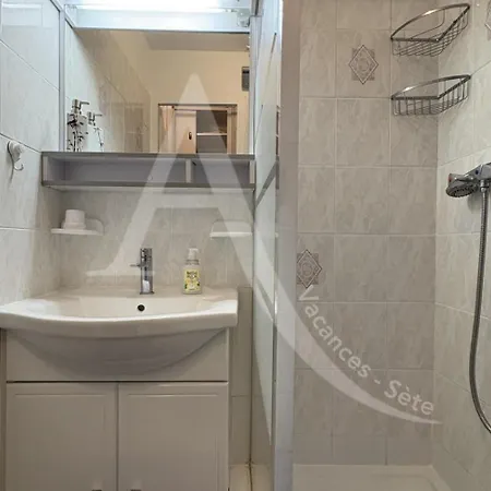 Apartment T2 En Rez De Jardin, Face A La Avec Parking